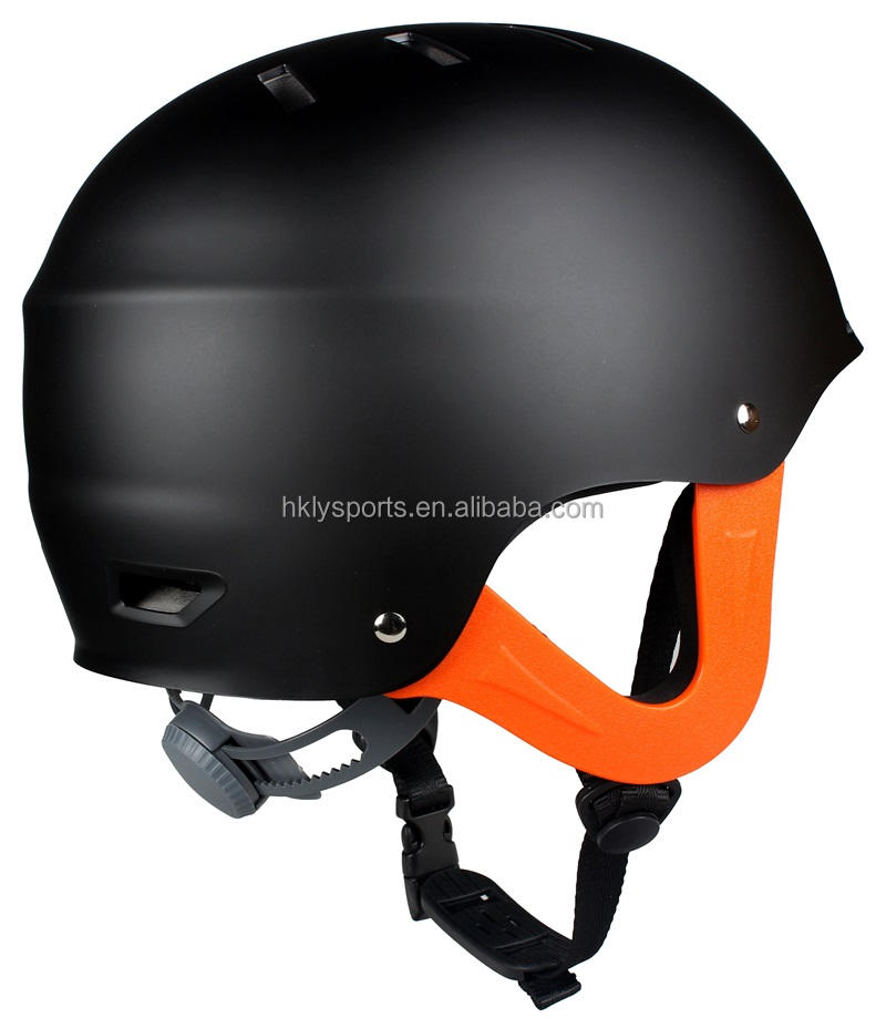 新しい中国のカラフルなカスタムウォータースポーツヘルメットあごストラップ付き水上スキーヘルメット