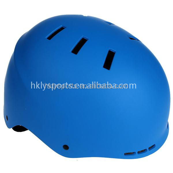 スケートボード用大人用ヘルメットを保護