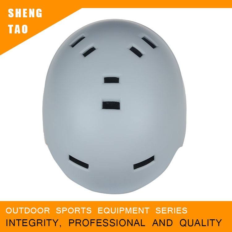 ST036-01 スケートヘルメット