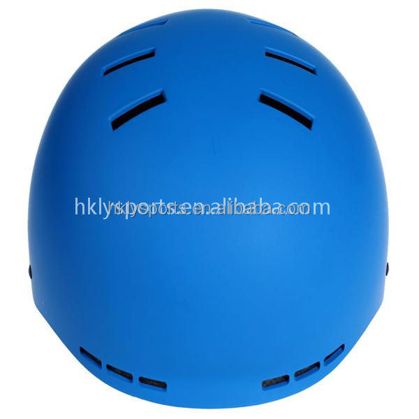 スケートボード用大人用ヘルメットを保護